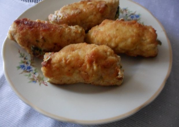 Fotografia przedstawiająca Roladki schabowe ze szpinakiem i serem feta
