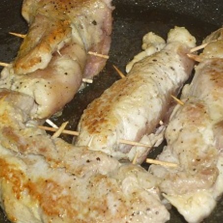 Krok 4 - Roladki wieprzowe z kurkami foto