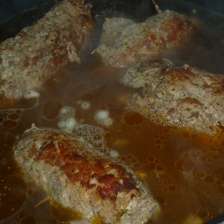 Krok 14 - Roladki wieprzowe z mięsem i pomidorami suszonymi  foto