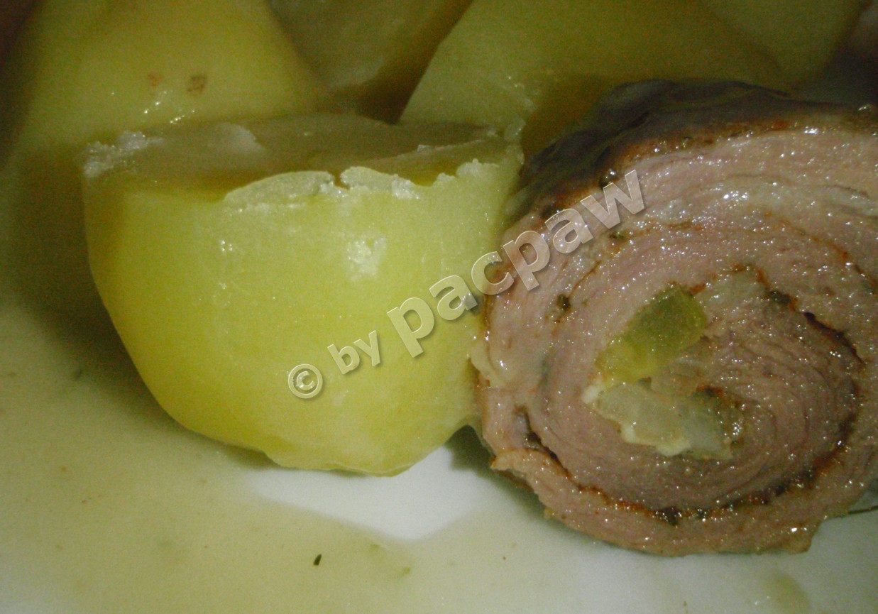 Roladki wieprzowe z ogórki i serem pleśniowym foto