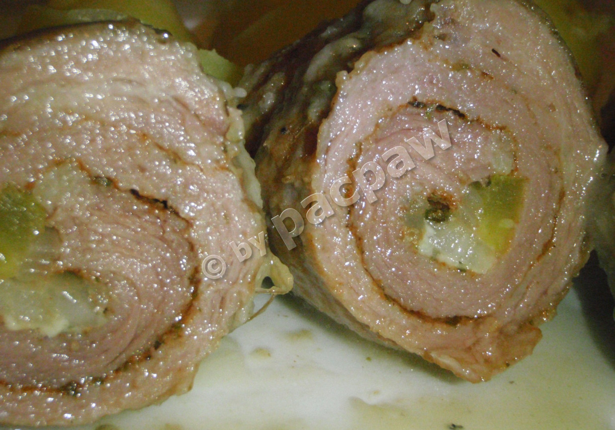 Roladki wieprzowe z ogórki i serem pleśniowym foto