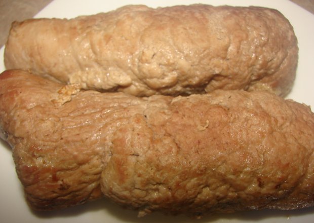 Fotografia przedstawiająca Roladki wieprzowe z pieczarkami