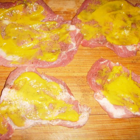 Krok 2 - Roladki wieprzowe z serem i marynowanymi kurkami foto
