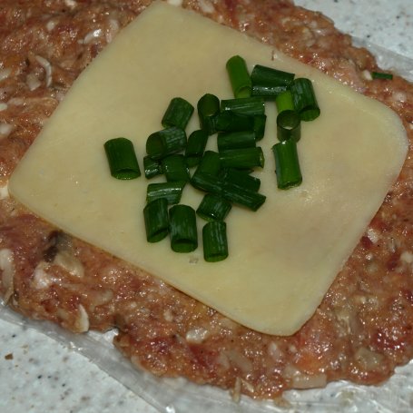 Krok 2 - Roladki wieprzowe z serem i szczypiorkiem foto
