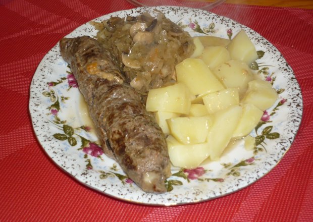 Fotografia przedstawiająca Roladki wołowe z serem, papryką i czosnkiem