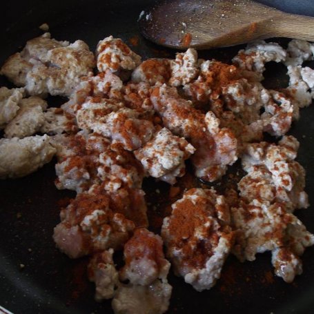 Krok 1 - Roladki z cukinii z suszonymi pomidorami i mozzarellą zapiekane w mięsie foto