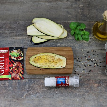 Krok 2 - Roladki z grillowanego bakłażana z serem feta foto