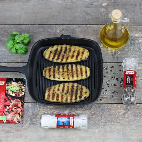 Krok 3 - Roladki z grillowanego bakłażana z serem feta foto
