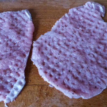 Krok 1 - Roladki z kaszanką i kiszonym ogórkiem foto