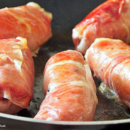 Krok 4 - Roladki z marchewką w prosciutto foto