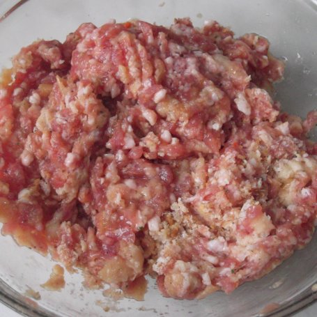 Krok 2 - Roladki z mięsa mielonego z nadzieniem pieczarkowym foto