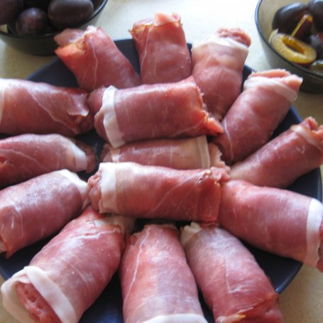 Krok 1 - Roladki z mozzarellą w sosie śliwkowym foto