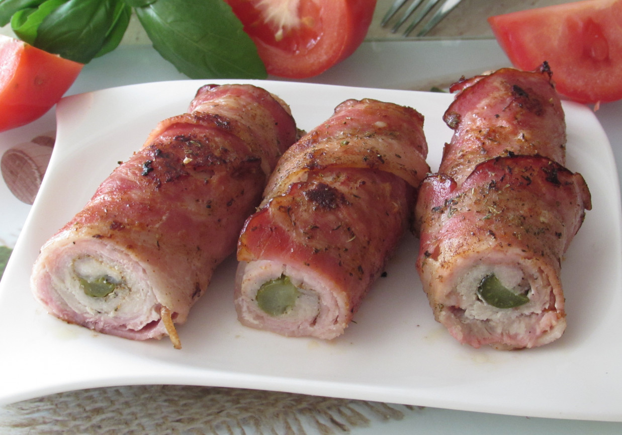 Roladki z ogórkiem i boczkiem foto