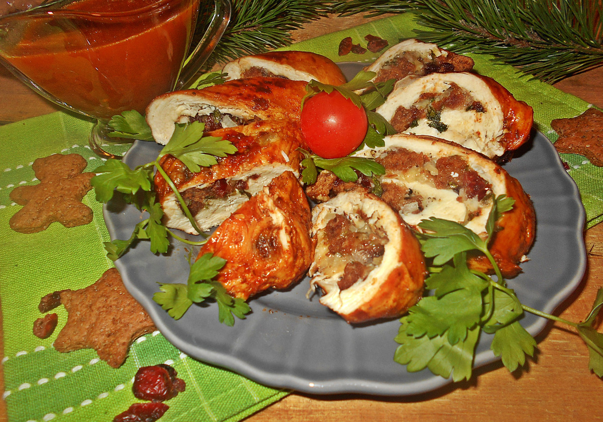 Roladki z piernikowo-żurawinowym nadzieniem i balsamicznym sosem maślanym foto