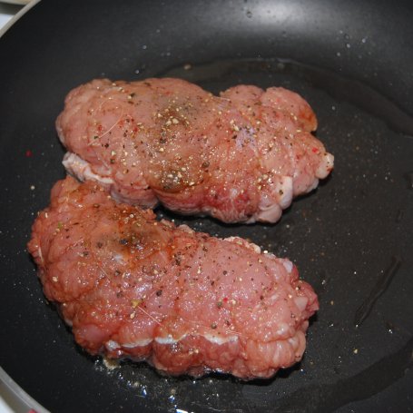 Krok 4 - Roladki z szynki z pieczarkami i serem foto