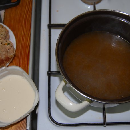 Krok 7 - Roladki z szynki z pieczarkami i serem foto