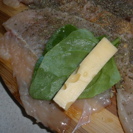 Krok 2 - Roladki z żóltym serem i szpinakiem foto