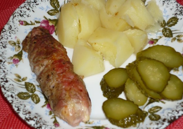 Fotografia przedstawiająca Roladki ze schabu z szynką i serem