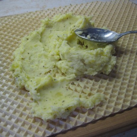 Krok 2 - roladki ziemniaczane w waflu w sosie słodko-kwaśnym foto