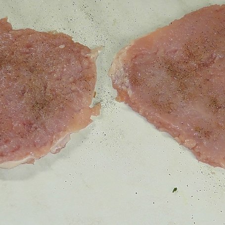 Krok 2 - Rolady schabowe z pieczarkami i serem foto