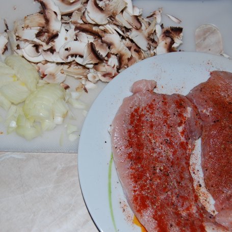 Krok 1 - Rolady z pieczarkami w sosie musztardowym foto