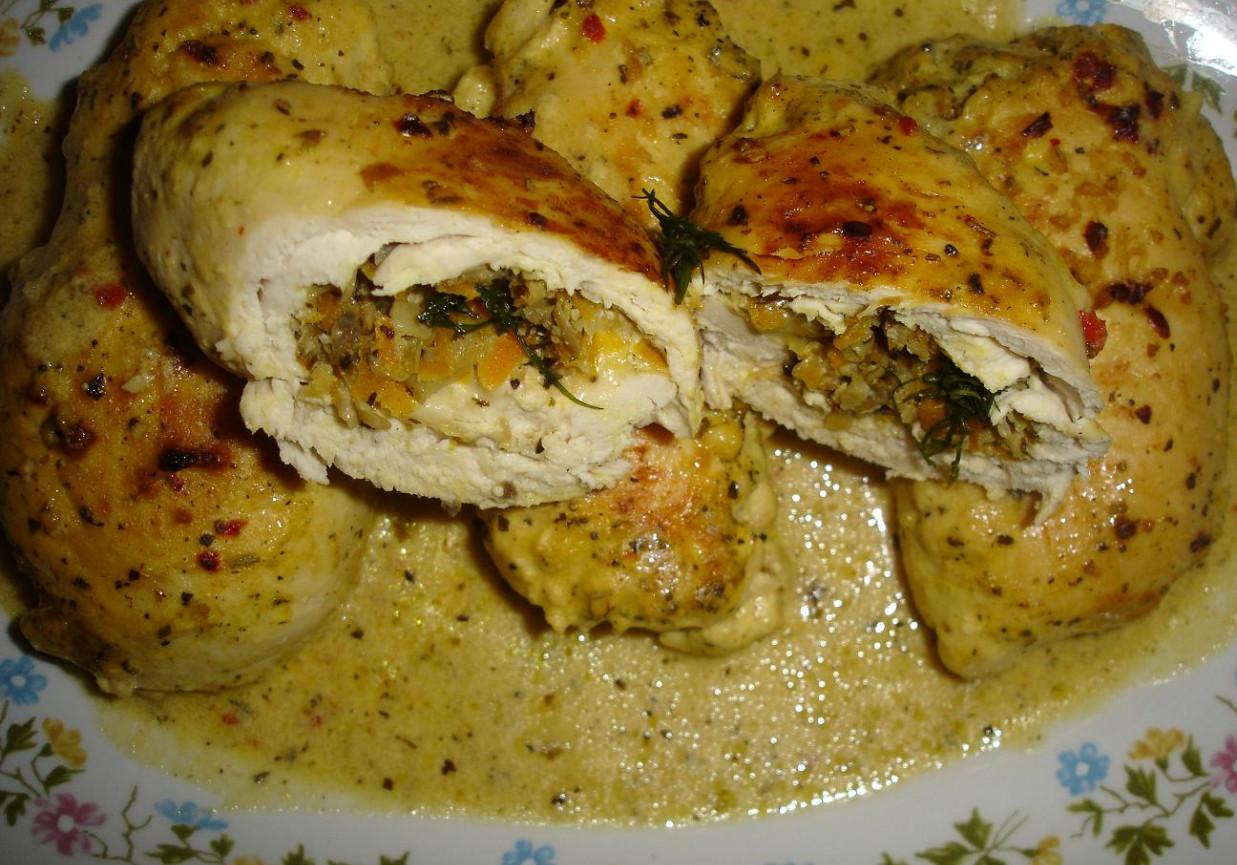 Rolady z piersi kurczaka w sosie prowansalskim foto