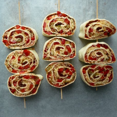 Krok 5 - Rollsy pizzowe w cieście francuskim foto