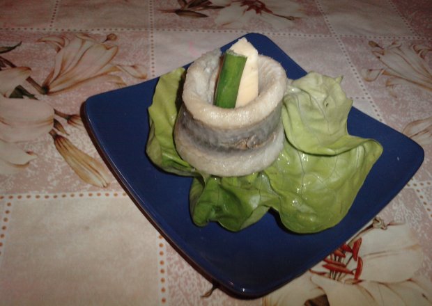 Fotografia przedstawiająca Rolmopsy z serem