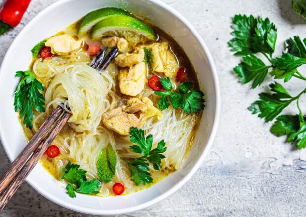 Fotografia przedstawiająca Rosół po chińsku