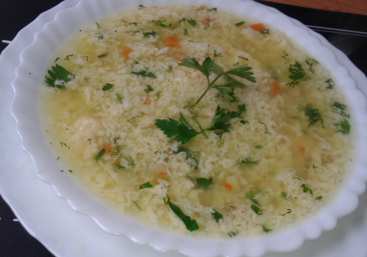 Rosół z jajkiem foto