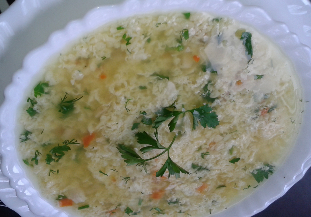 Rosół z jajkiem foto