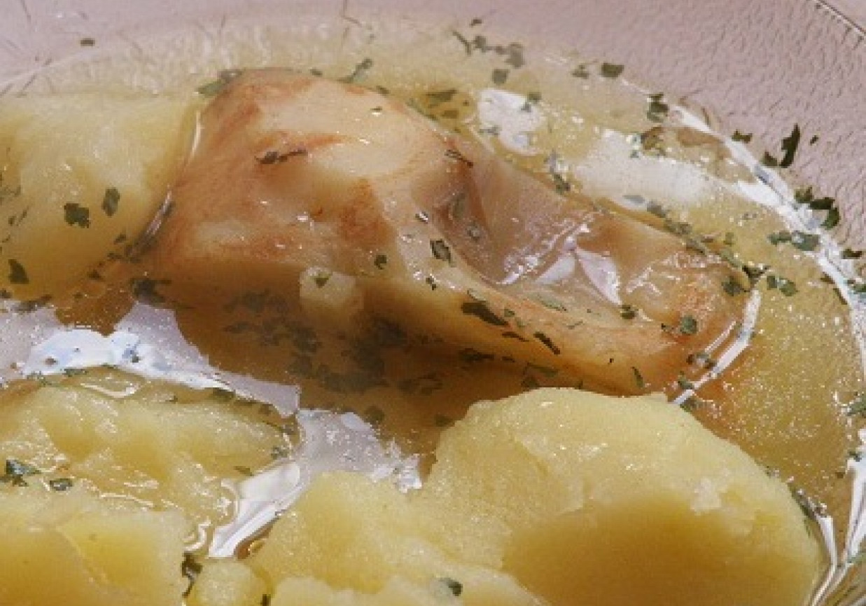 Rosół z kaczki z ziemniakami i kolendrą foto
