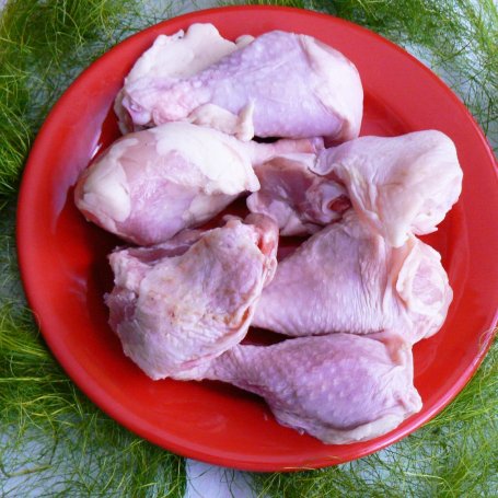 Krok 2 - Rosół z kurczaka z lubczykiem foto