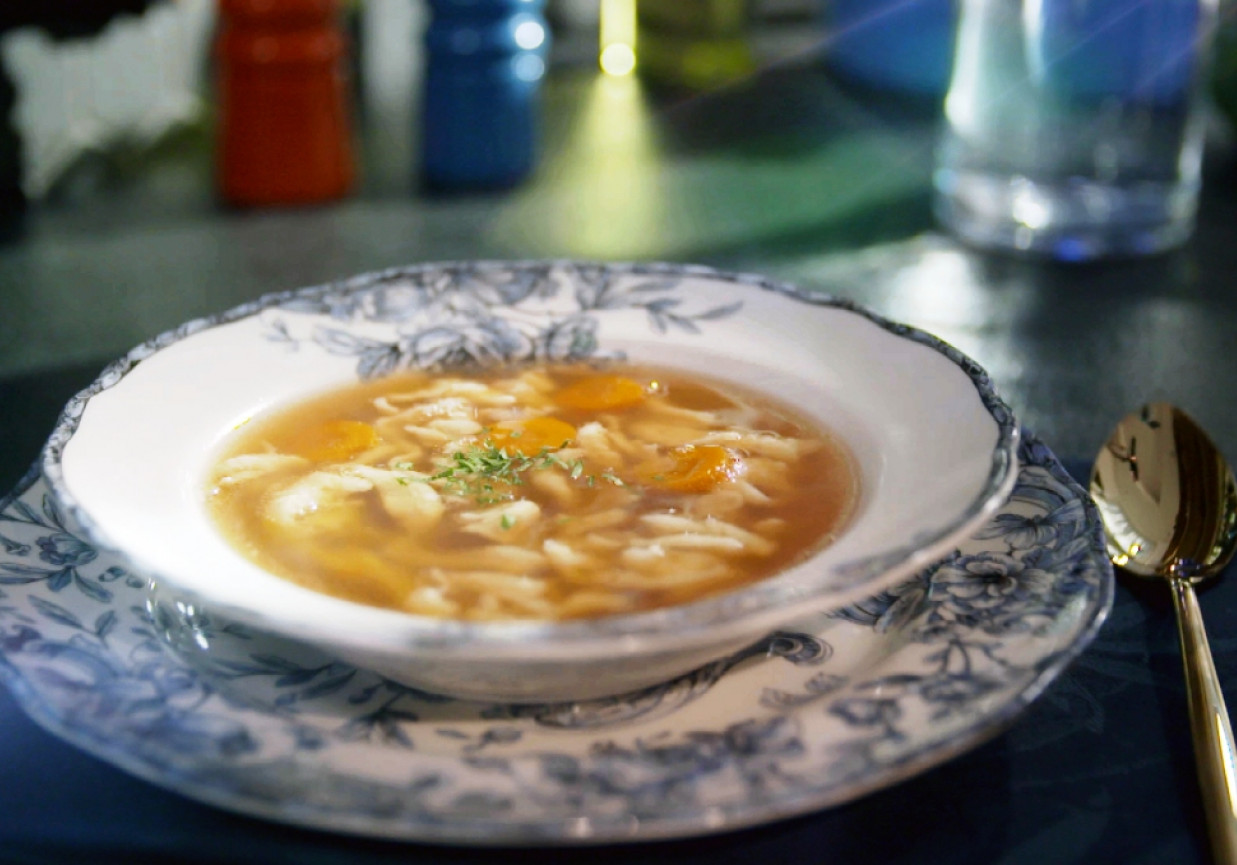 Rosół z kury z lanymi kluseczkami foto