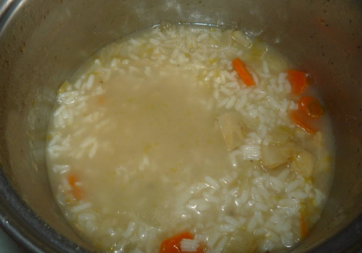 rosół z ryżem foto