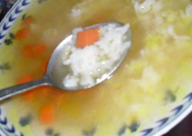 Fotografia przedstawiająca Rosół z ryżem