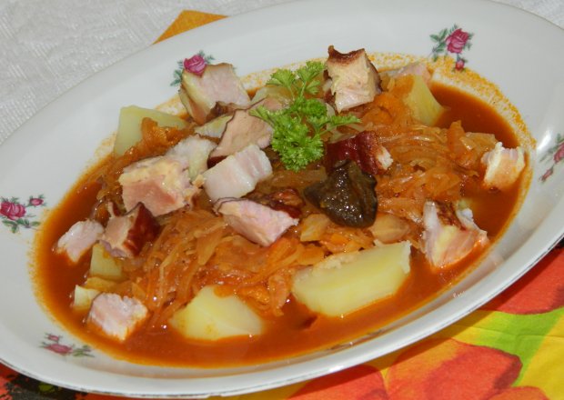 Fotografia przedstawiająca Rosyjska zupa szczi