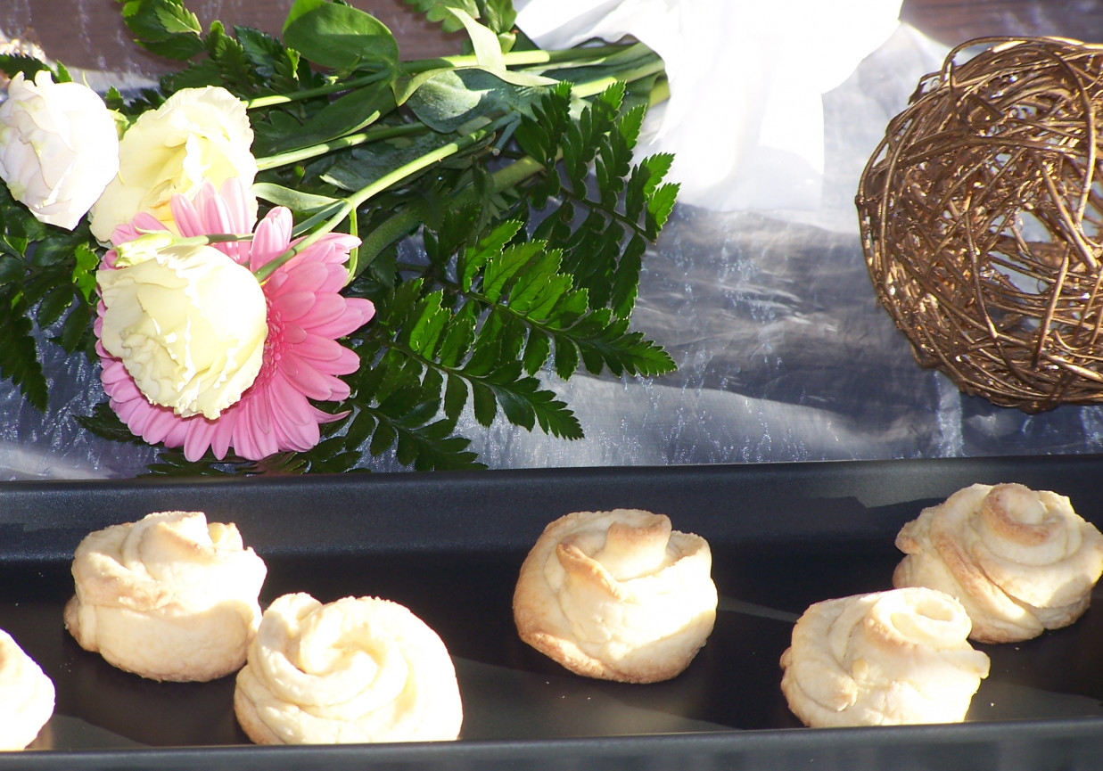 Róże do kawki, czyli maślane ciasteczka :) foto