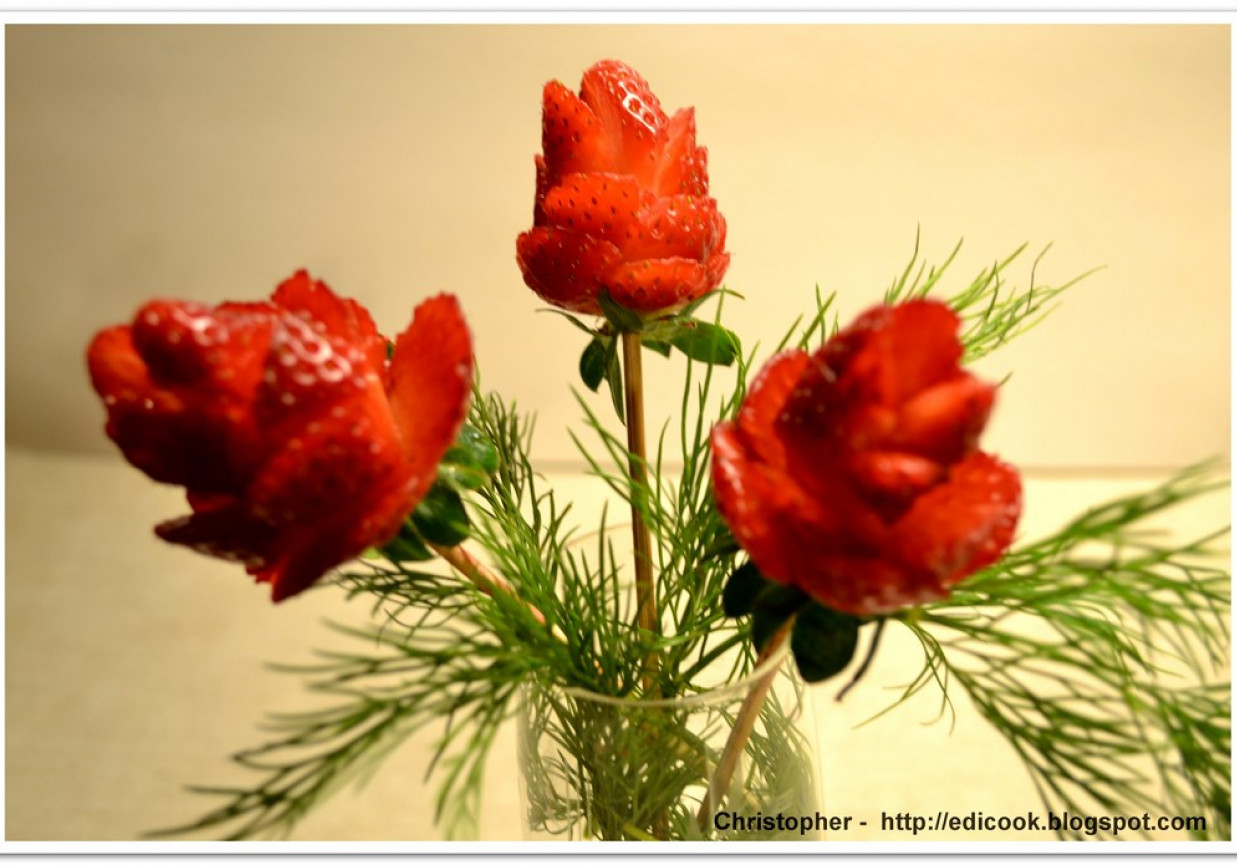 Róże truskawkowe - 8-go marca Dzień Kobiet.Przepis dla Panów. foto