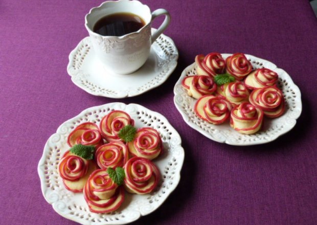 Fotografia przedstawiająca Róże z kruchego ciasta