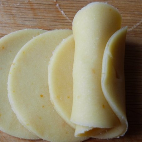 Krok 4 - Róże z kruchego ciasta foto