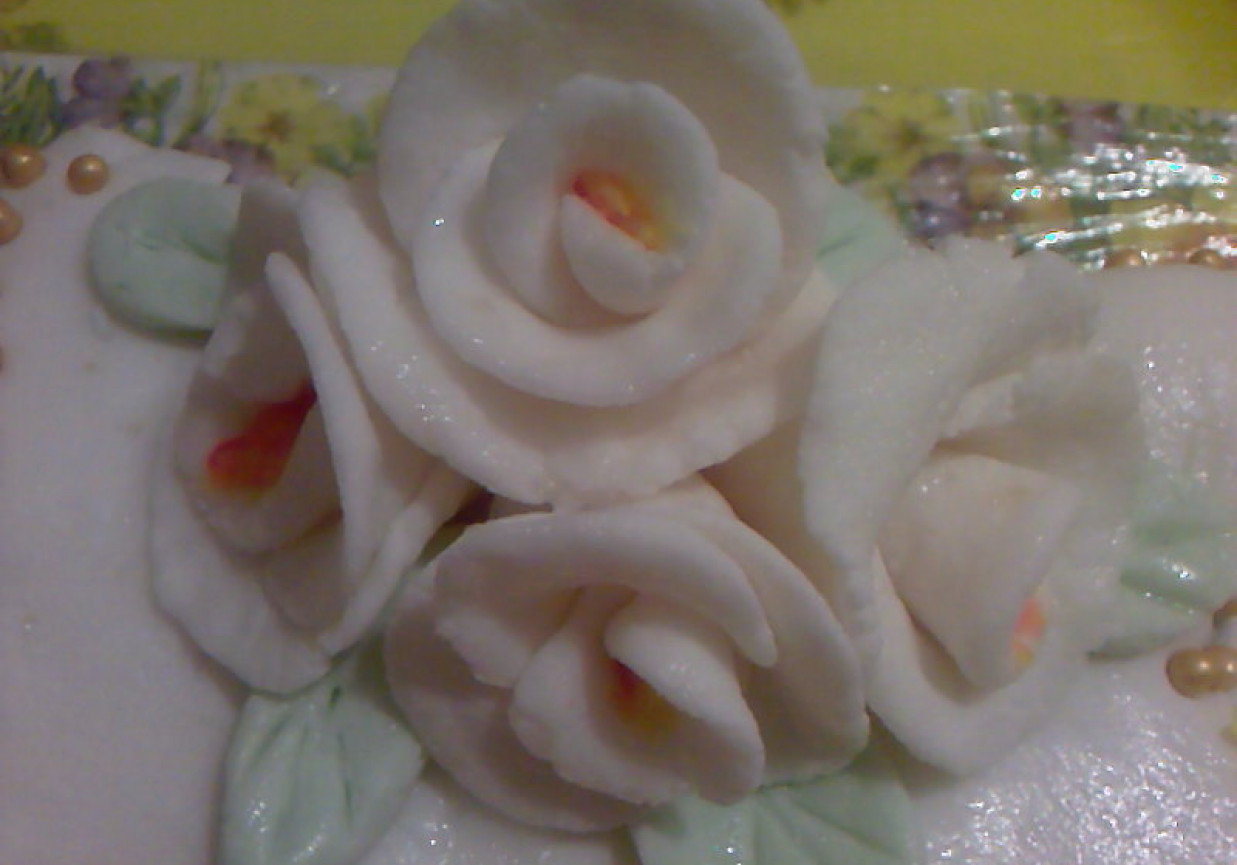 Róże z lukru plastycznego foto