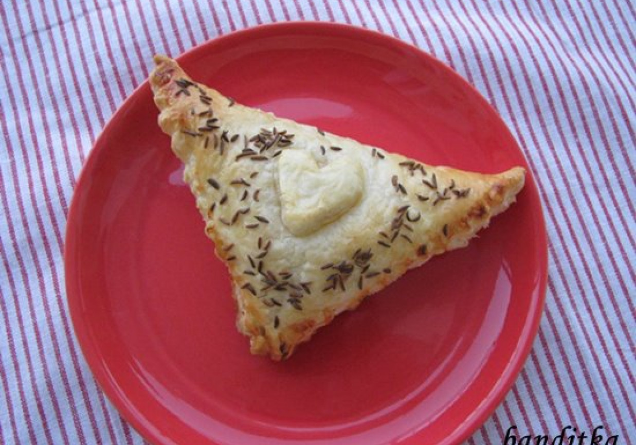 Rozek z salsa pomidorowa i kminkiem foto