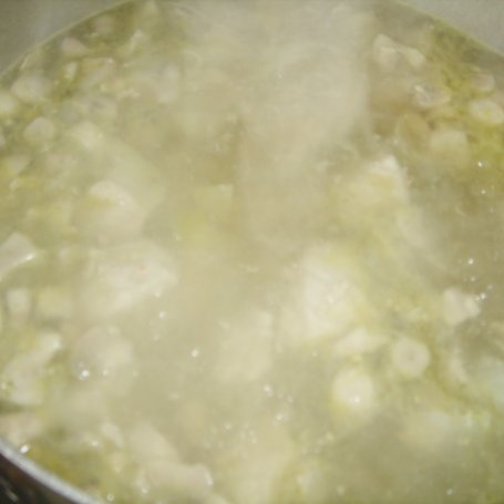 Krok 4 - Rozgrzewająca zupa a'la gulaszowa ze schabem i warzywami foto