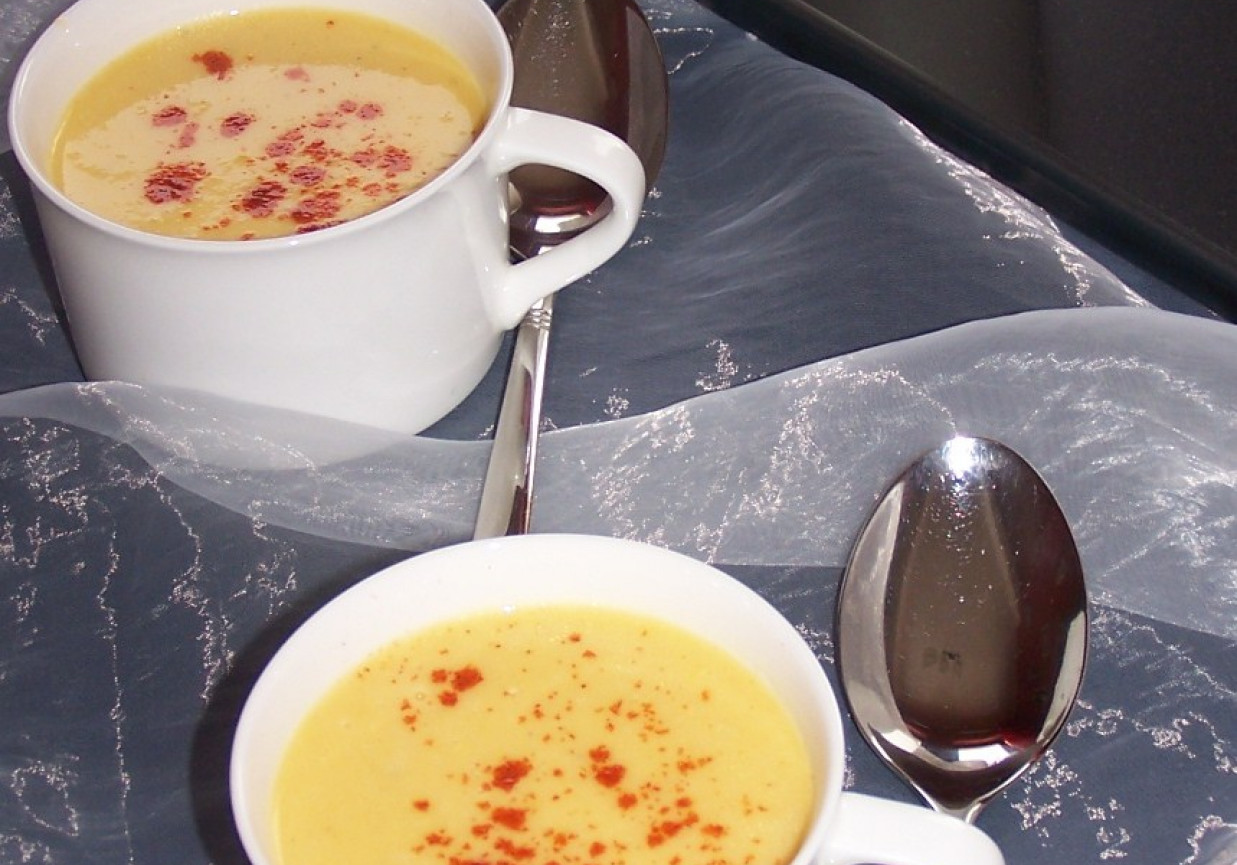 Rozgrzewająca zupa, czyli krem z kukurydzy z dodatkiem chili :) foto