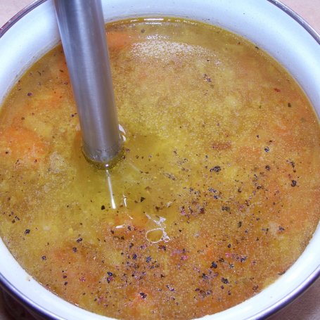 Krok 6 - Rozgrzewająca zupa, czyli krem z kukurydzy z dodatkiem chili :) foto