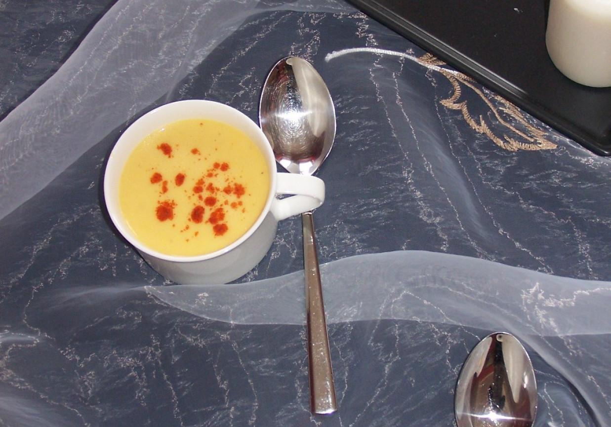 Rozgrzewająca zupa, czyli krem z kukurydzy z dodatkiem chili :) foto