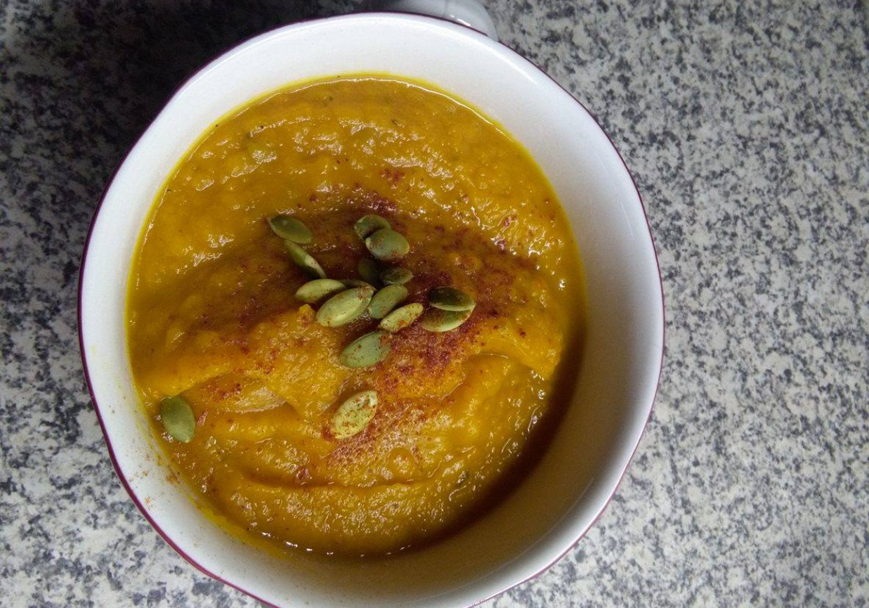 Rozgrzewająca zupa dyniowa z curry foto