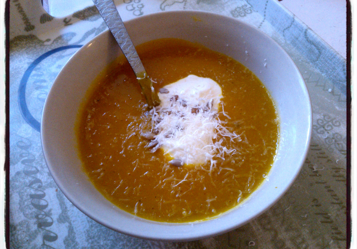 Rozgrzewająca zupa dyniowa foto