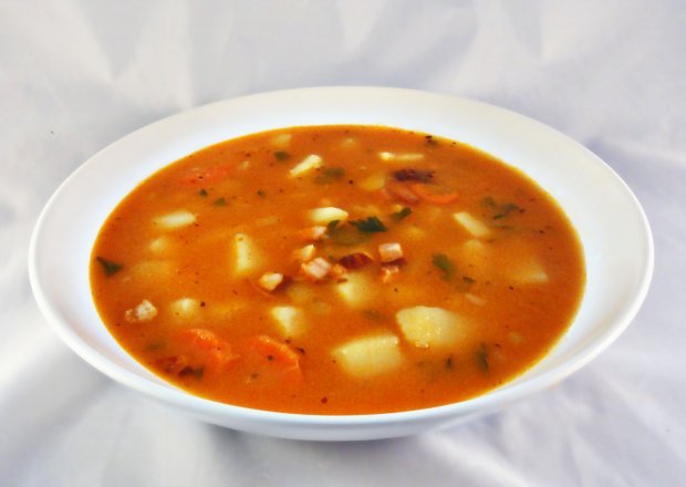 Fotografia przedstawiająca Rozgrzewająca zupa fasolowa